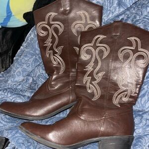 brown cowboy boots